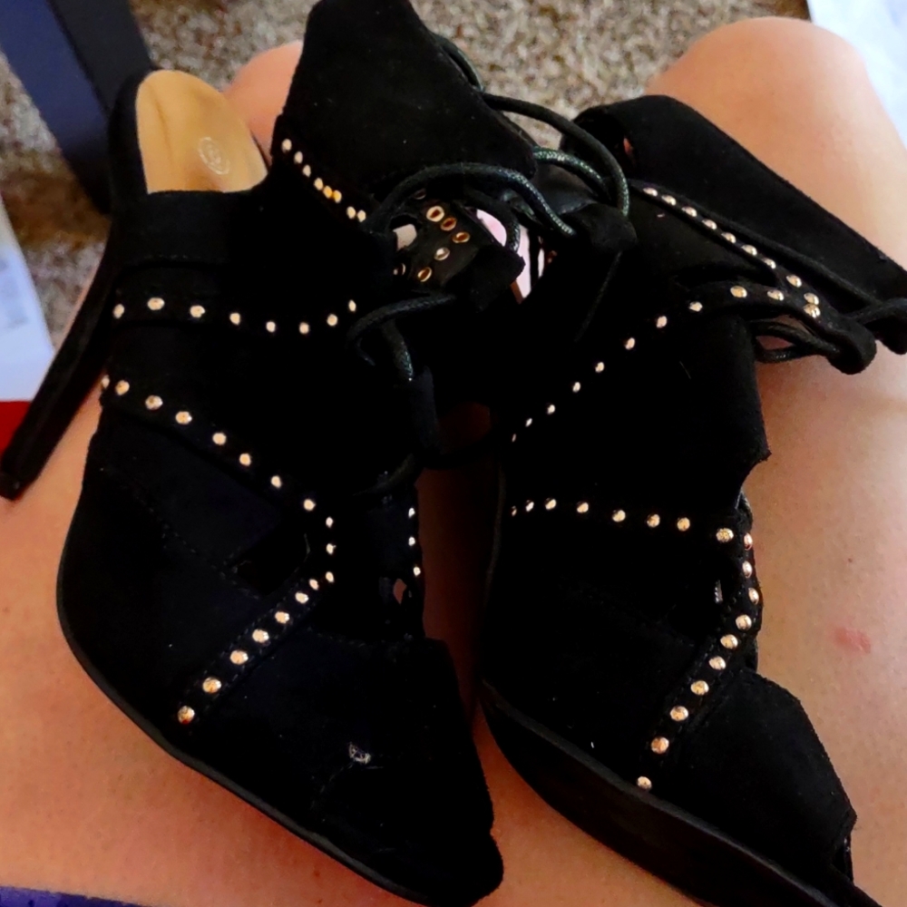 Adorable heels